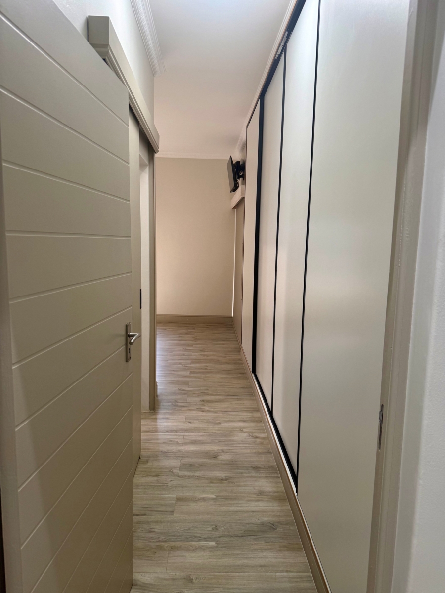 5 Bedroom Property for Sale in Tafelzicht Western Cape